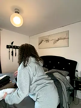 Snapshot of Clara-xoxo chatting on December 21, 3:14 pm Clara-xoxo online show from December 21, 3:14 pm