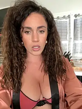 Snapshot of Clara-xoxo chatting on November 29, 2:50 pm Clara-xoxo online show from November 29, 2:50 pm