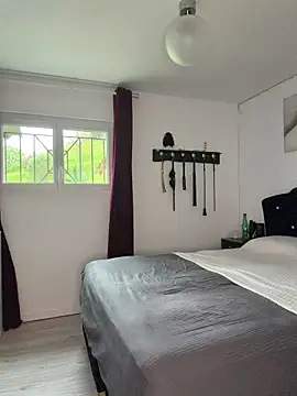 Clara-xoxo online show from April 13, 8:40 am