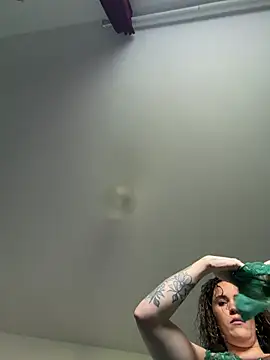 Clara-xoxo online show from January 11, 1:51 pm