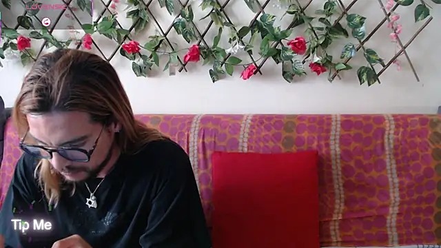 Snapshot of Jack_Emily1 chatting on February 18, 8:16 pm Jack Emily1 online show from February 18, 8:16 pm