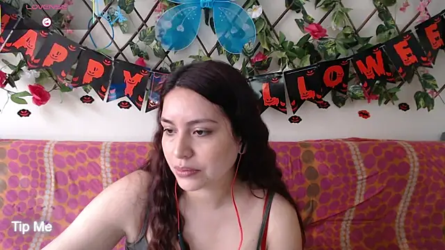 Snapshot of Jack_Emily1 chatting on November 6, 5:06 pm Jack Emily1 online show from November 6, 5:06 pm