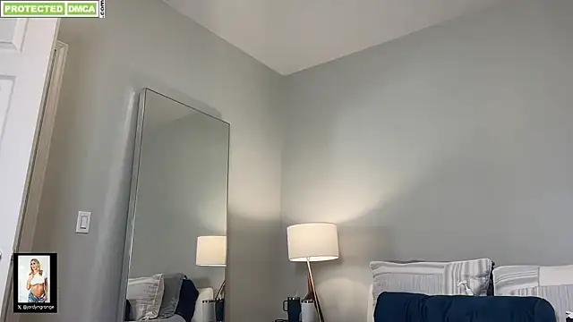 Snapshot of JordynGrange chatting on February 24, 10:25 pm JordynGrange online show from February 24, 10:25 pm