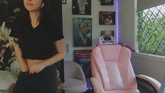 makiyahbelle online show from September 18, 7:11 am