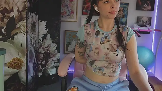 makiyahbelle online show from May 14, 6:54 am