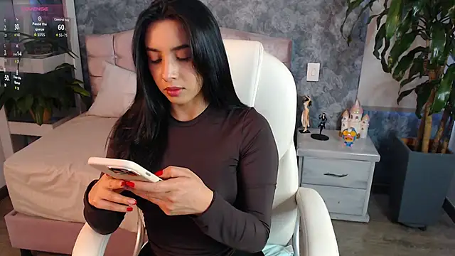 Snapshot of niko_robin chatting on June 11, 9:45 pm niko robin online show from June 11, 9:45 pm