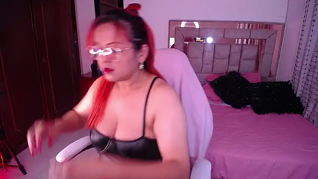 salomecastro  online show from March 21, 1:24 am