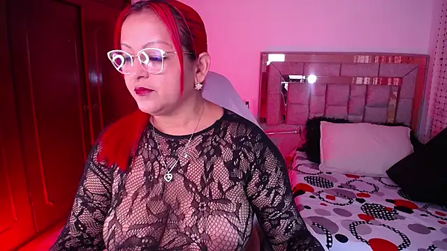 salomecastro  online show from May 12, 3:14 am