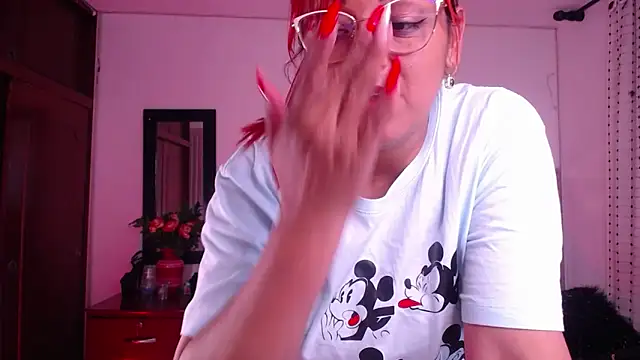 salomecastro  online show from March 22, 12:39 am