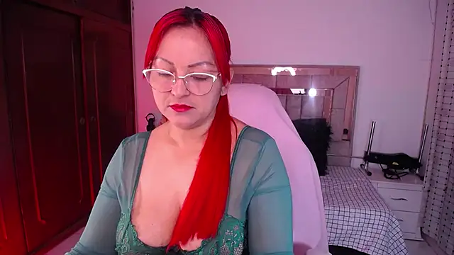 salomecastro  online show from October 30, 1:26 am