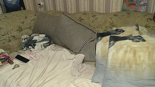 FancyLily online show from March 8, 8:01 pm