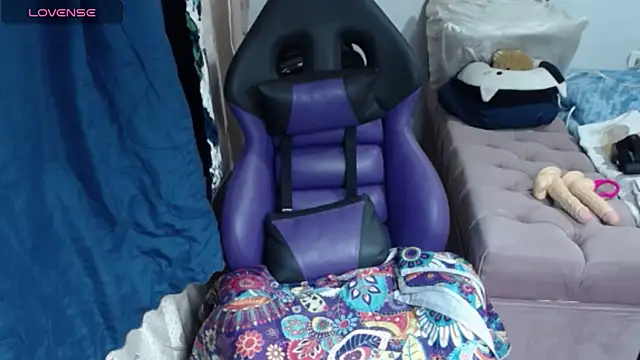 cristin doll  online show from February 12, 10:31 pm