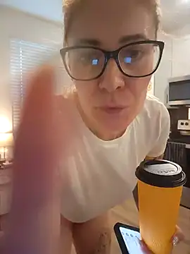 HollyTattoo online show from December 11, 2:54 pm