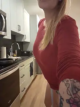 HollyTattoo online show from February 19, 2:01 pm