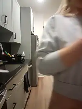 HollyTattoo online show from December 18, 10:40 am