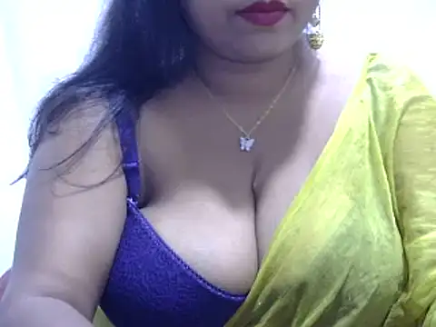 Snapshot of ROSEE_MERRYYYY chatting on February 20, 5:41 pm ROSEE MERRYYYY online show from February 20, 5:41 pm