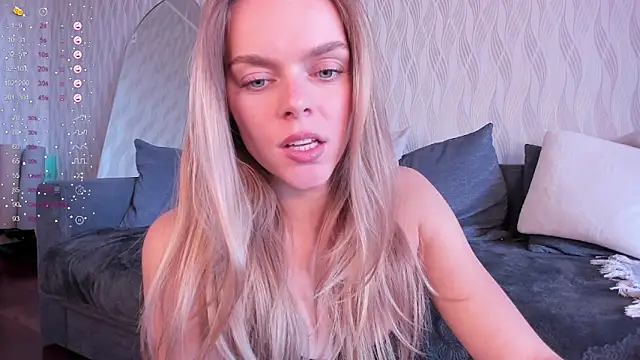 Snapshot of CharliSweet chatting on June 19, 2:12 pm CharliSweet online show from June 19, 2:12 pm
