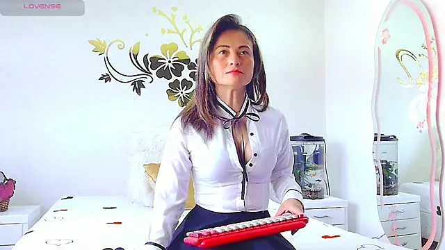 Snapshot of MarcelaFlores chatting on July 17, 2:58 pm MarcelaFlores online show from July 17, 2:58 pm