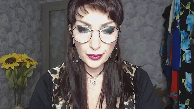Aziza1 online show from May 9, 2:20 pm