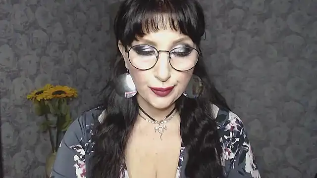 Snapshot of Aziza1 chatting on March 8, 6:47 pm Aziza1 online show from March 8, 6:47 pm