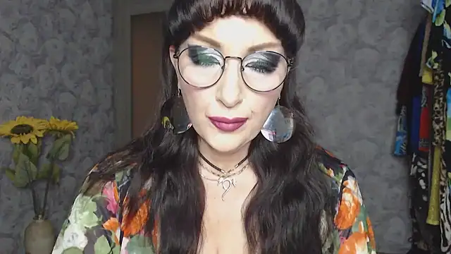 Snapshot of Aziza1 chatting on September 8, 2:16 pm Aziza1 online show from September 8, 2:16 pm