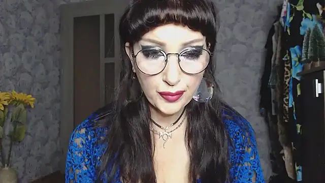 Snapshot of Aziza1 chatting on September 21, 2:11 pm Aziza1 online show from September 21, 2:11 pm