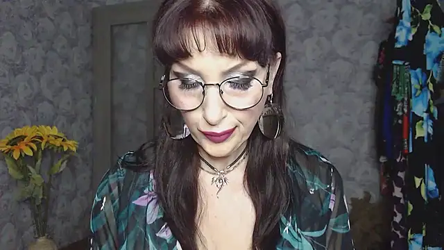 Snapshot of Aziza1 chatting on June 11, 2:03 pm Aziza1 online show from June 11, 2:03 pm