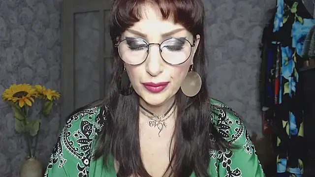 Snapshot of Aziza1 chatting on June 12, 2:26 pm Aziza1 online show from June 12, 2:26 pm