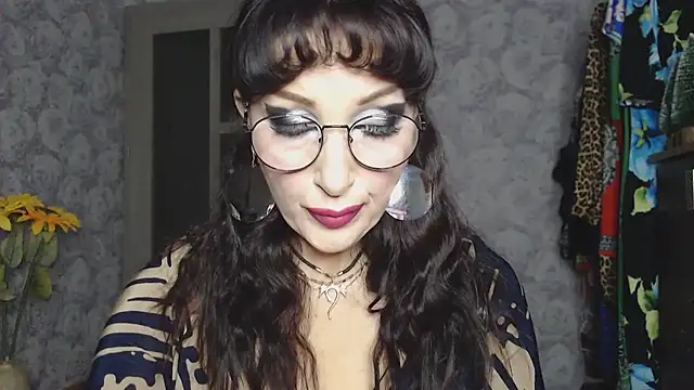 Snapshot of Aziza1 chatting on October 8, 2:40 pm Aziza1 online show from October 8, 2:40 pm