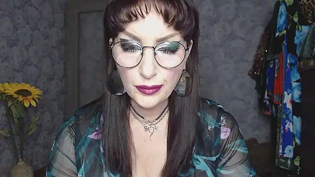 Snapshot of Aziza1 chatting on July 7, 2:09 pm Aziza1 online show from July 7, 2:09 pm