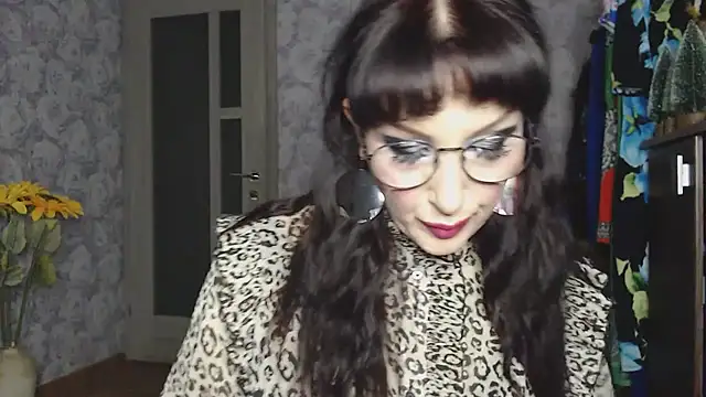 Snapshot of Aziza1 chatting on October 14, 3:01 pm Aziza1 online show from October 14, 3:01 pm