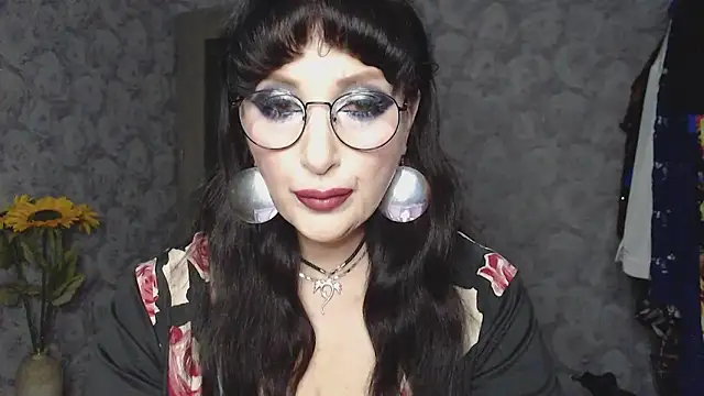 Snapshot of Aziza1 chatting on February 26, 3:43 pm Aziza1 online show from February 26, 3:43 pm