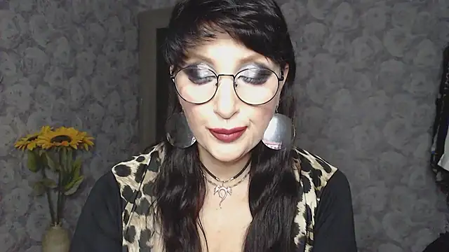 Snapshot of Aziza1 chatting on March 2, 9:30 pm Aziza1 online show from March 2, 9:30 pm