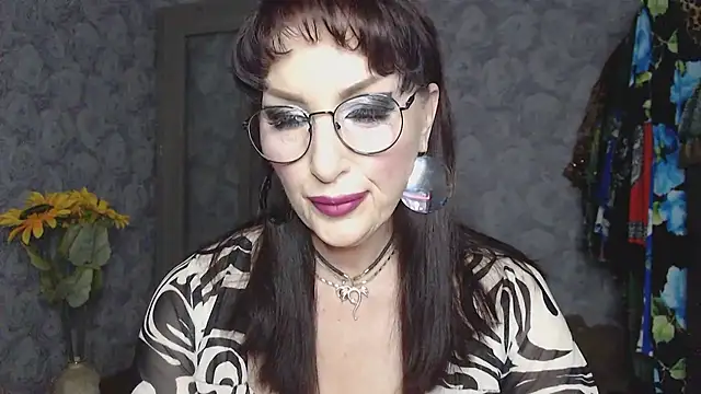 Snapshot of Aziza1 chatting on July 8, 2:29 pm Aziza1 online show from July 8, 2:29 pm