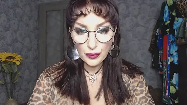 Snapshot of Aziza1 chatting on July 15, 2:35 pm Aziza1 online show from July 15, 2:35 pm