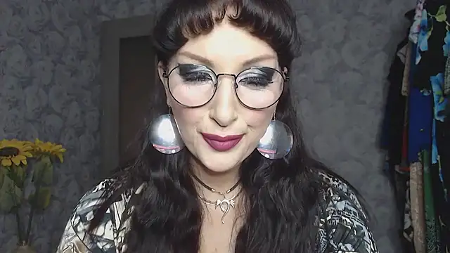 Snapshot of Aziza1 chatting on September 24, 2:23 pm Aziza1 online show from September 24, 2:23 pm