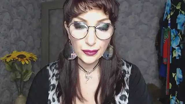 Aziza1 online show from May 26, 2:26 pm