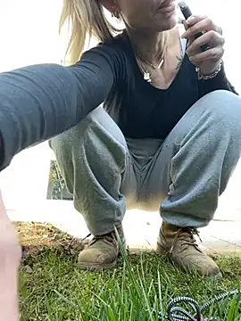 Etwas neugierig online show from March 7, 9:48 am