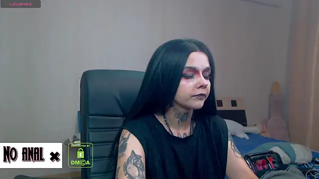 Snapshot of Dark__Elf chatting on November 13, 10:35 pm Dark Elf online show from November 13, 10:35 pm