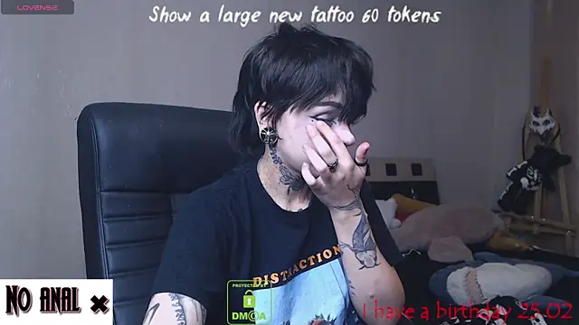 Snapshot of Dark__Elf chatting on February 17, 10:38 pm Dark Elf online show from February 17, 10:38 pm