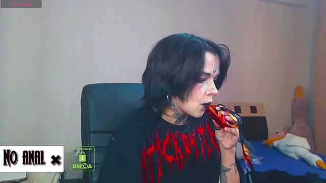 Snapshot of Dark__Elf chatting on October 14, 9:36 pm Dark Elf online show from October 14, 9:36 pm