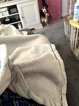 frechsein online show from December 1, 1:45 pm