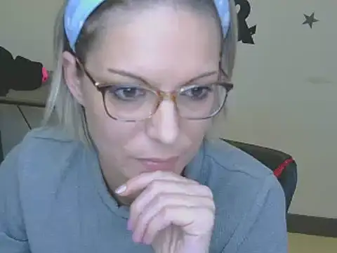 alixfeeling online show from December 31, 2:36 pm