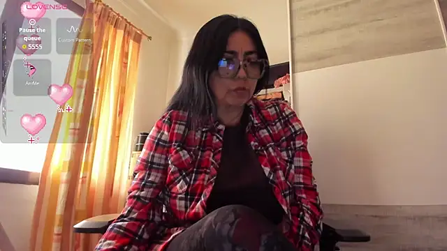 Silver Lovee online show from March 31, 3:25 pm