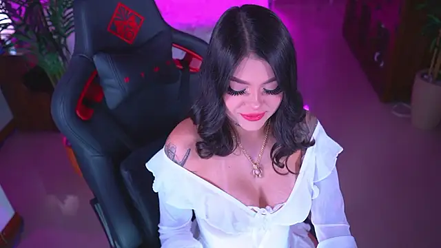 ambarEvans online show from February 17, 1:14 am