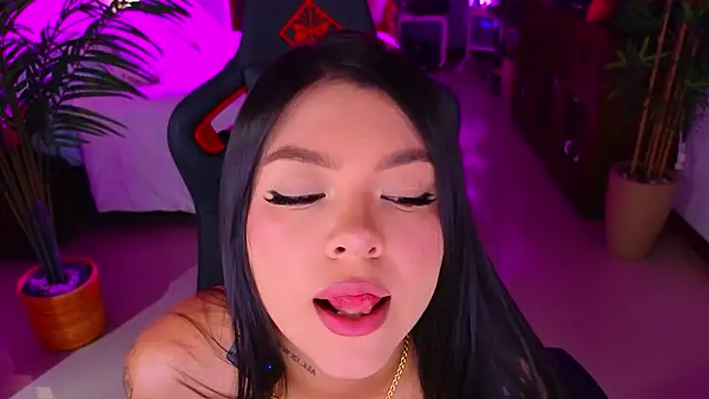 ambarEvans online show from March 23, 12:55 am