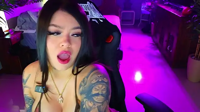 ambarEvans online show from February 27, 1:17 am