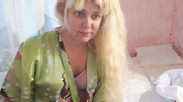 SunnySylvia online show from November 27, 5:30 am