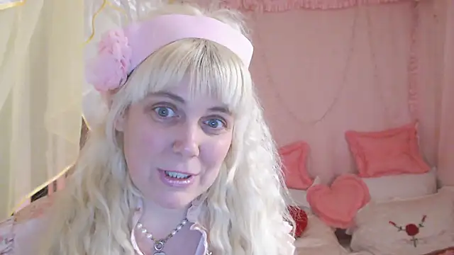 SunnySylvia online show from February 17, 6:28 pm