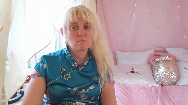 SunnySylvia online show from January 18, 10:51 am